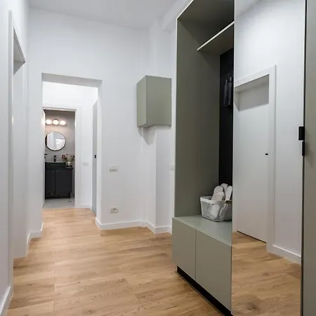 Superb 1br Flat - Location - Amazing Views Apartmán