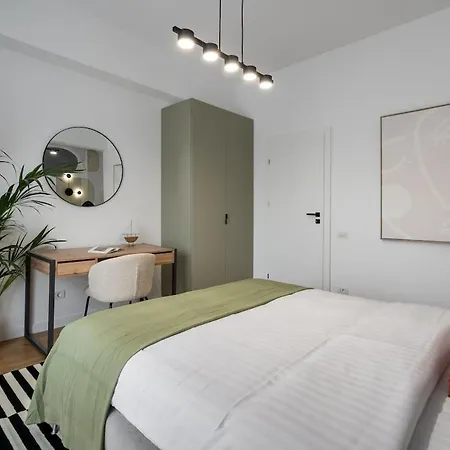 Superb 1br Flat - Location - Amazing Views Boekarest