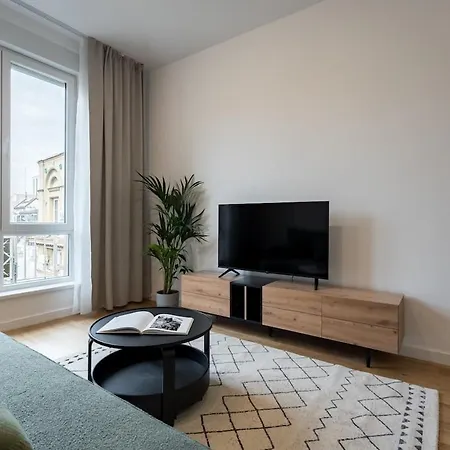 Superb 1br Flat - Location - Amazing Views Апартаменти Бухарест