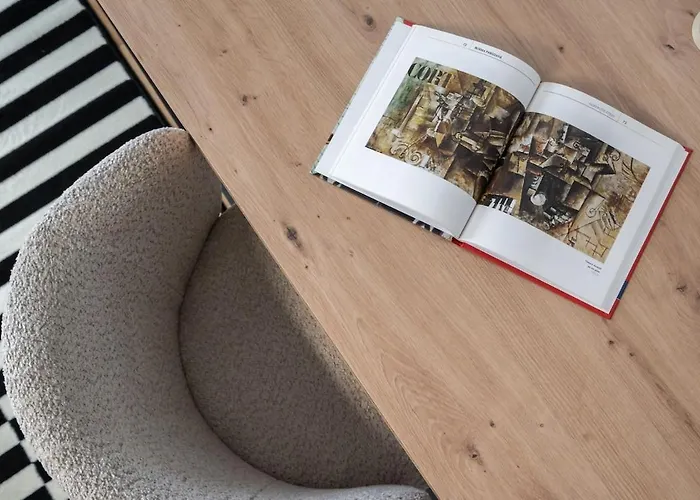 Superb 1br Flat - Location - Amazing Views