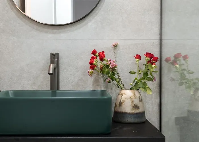 Апартаменти Superb 1br Flat - Location - Amazing Views *