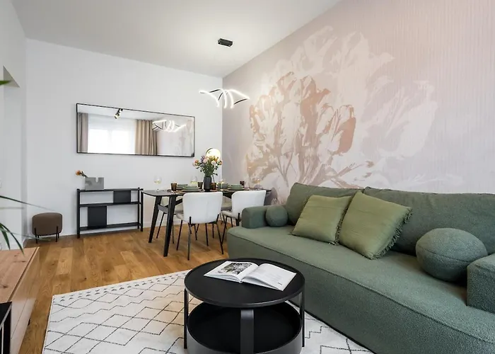 Superb 1br Flat - Location - Amazing Views Apartamento Bucarest