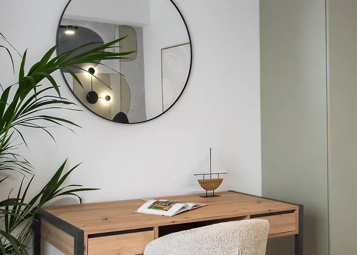 Superb 1br Flat - Location - Amazing Views