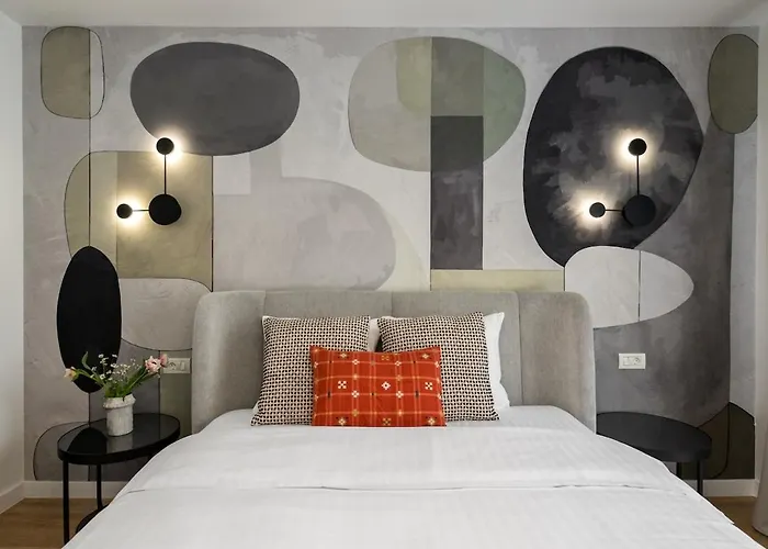 Superb 1br Flat - Location - Amazing Views Бухарест