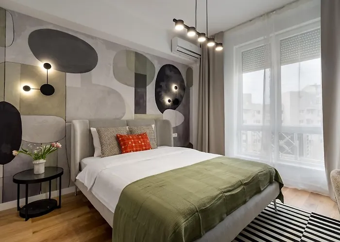 Апартаменти Superb 1br Flat - Location - Amazing Views Бухарест