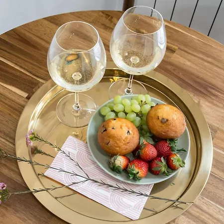 Superb 1br Flat - Location - Amazing Views