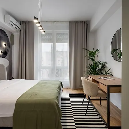 Superb 1br Flat - Location - Amazing Views *