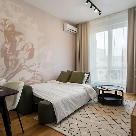 Superb 1br Flat - Location - Amazing Views Apartment